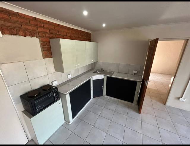 1 BEDROOM FLAT TO LET IN RIETFONTEIN AH